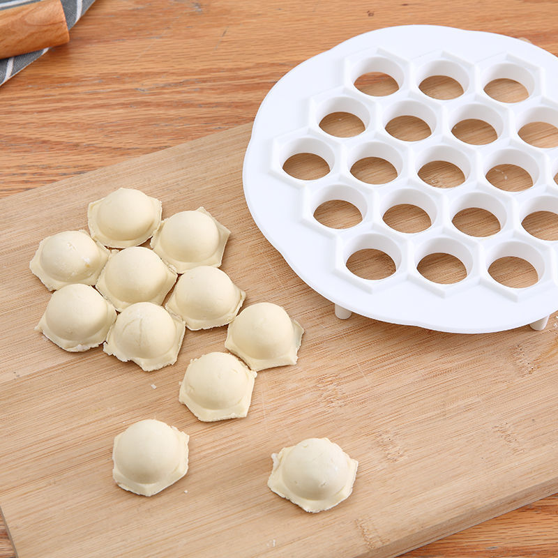 Kitchen Gadgets Dumpling Maker - แม่พิมพ์ทำเกี๊ยว 19 หลุม แบบกลม ใช้งานง่าย สำหรับทำเกี๊ยวที่บ้าน